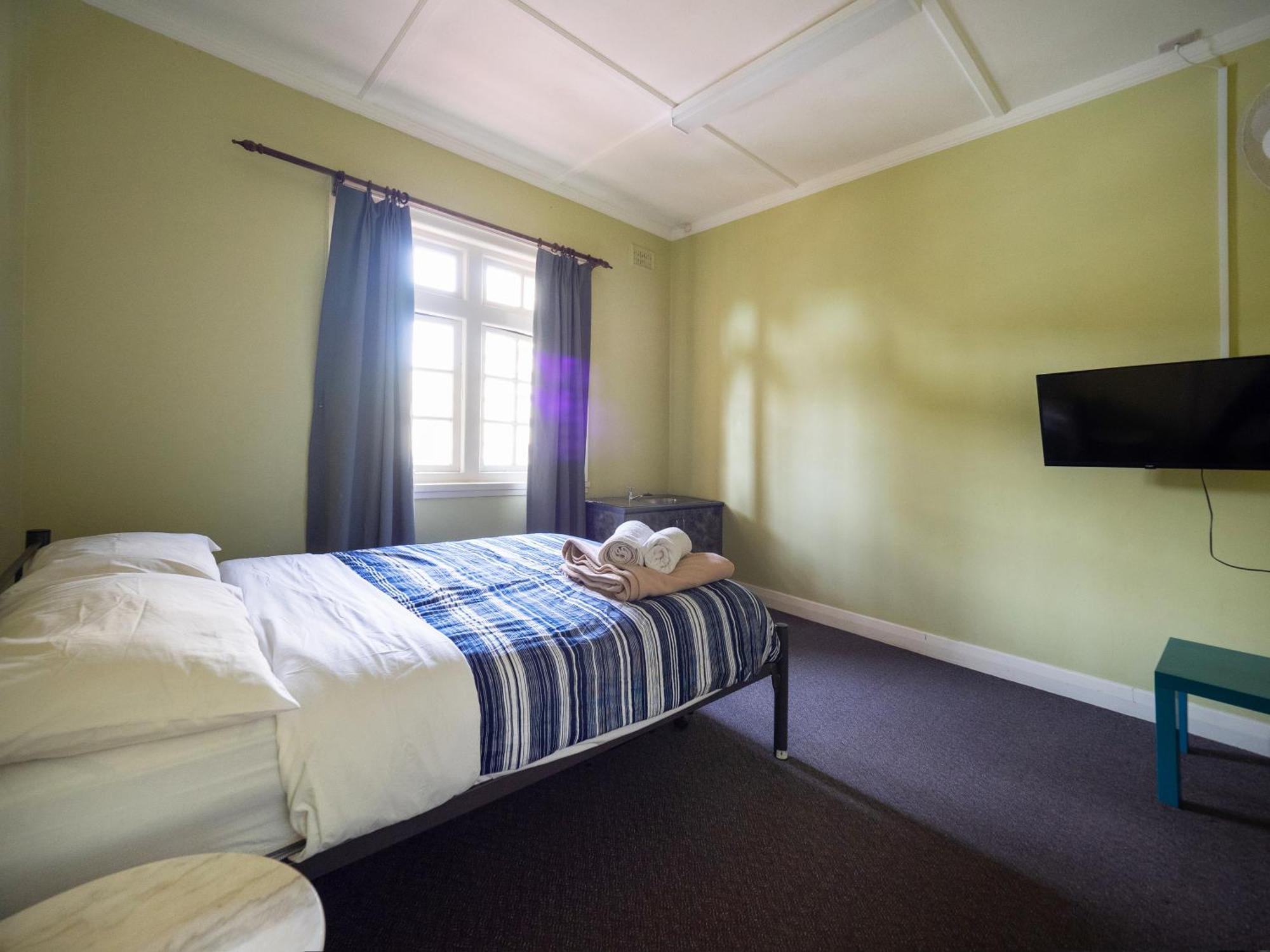 Yha Newcastle Beach Exterior photo